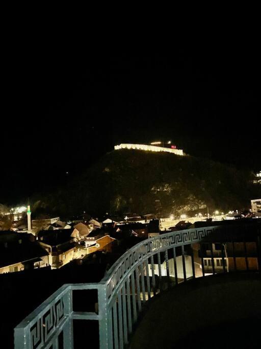 Penthouse With Castle View Apartment Prizren Bagian luar foto
