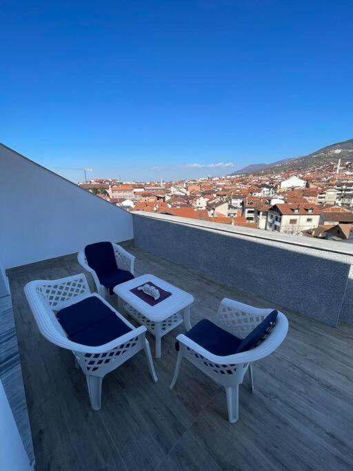 Penthouse With Castle View Apartment Prizren Bagian luar foto